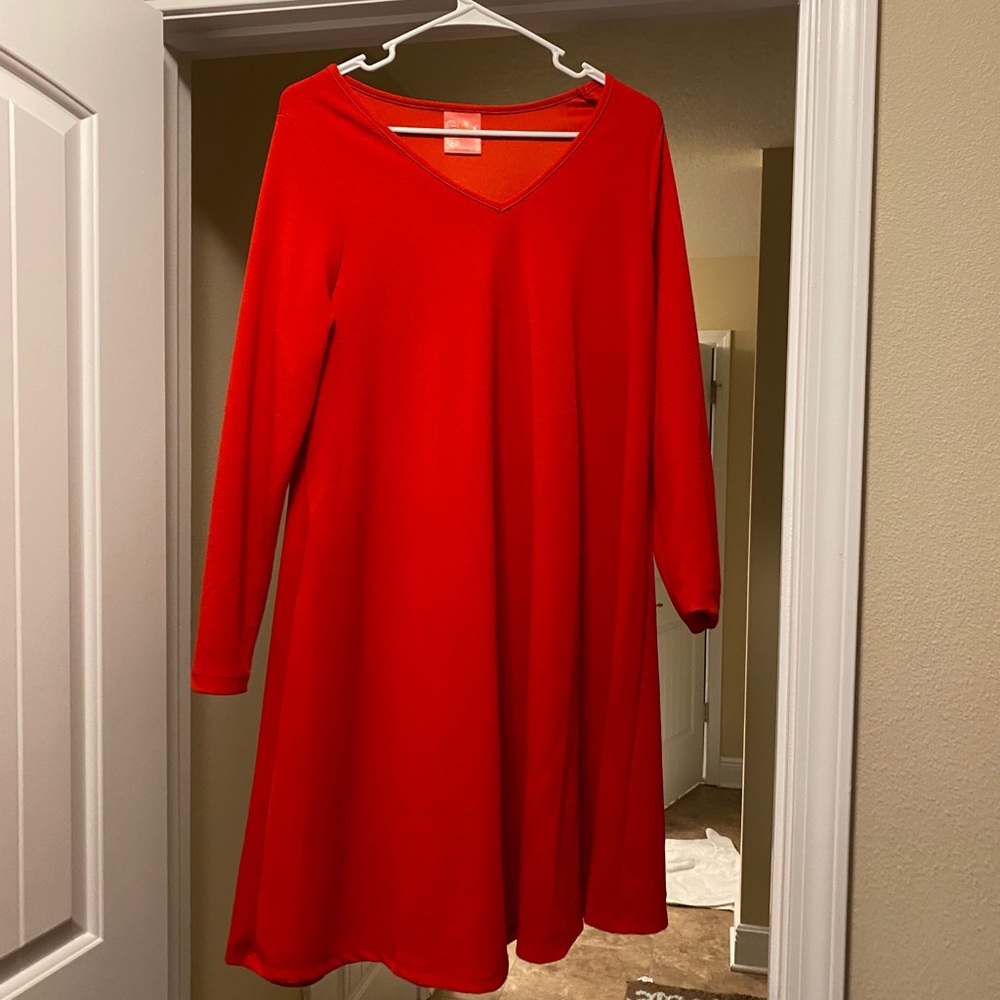 Red maternity dress